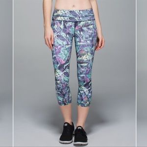 Lululemon Run: inspire crop II iridescent multi size 4